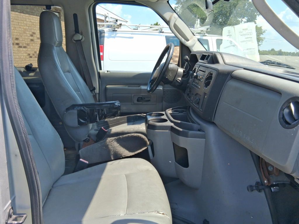 2010 Ford Econoline Image 7