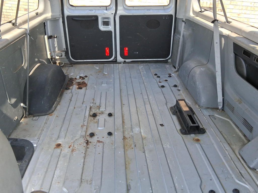 2010 Ford Econoline Image 8