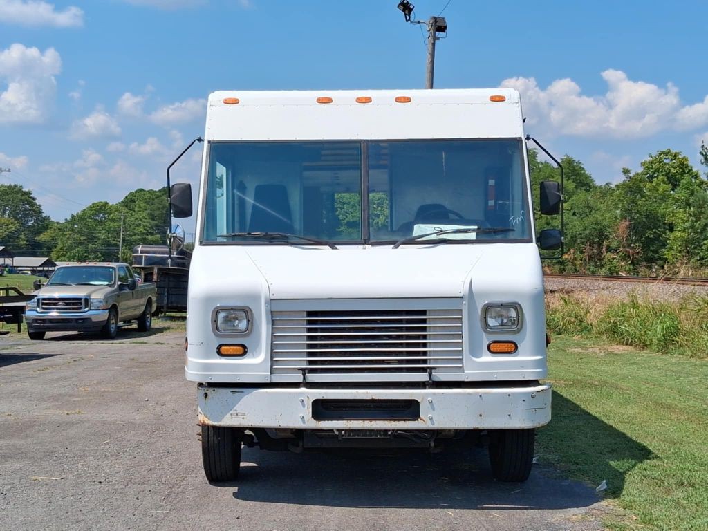 2012 Ford F59 Image 2