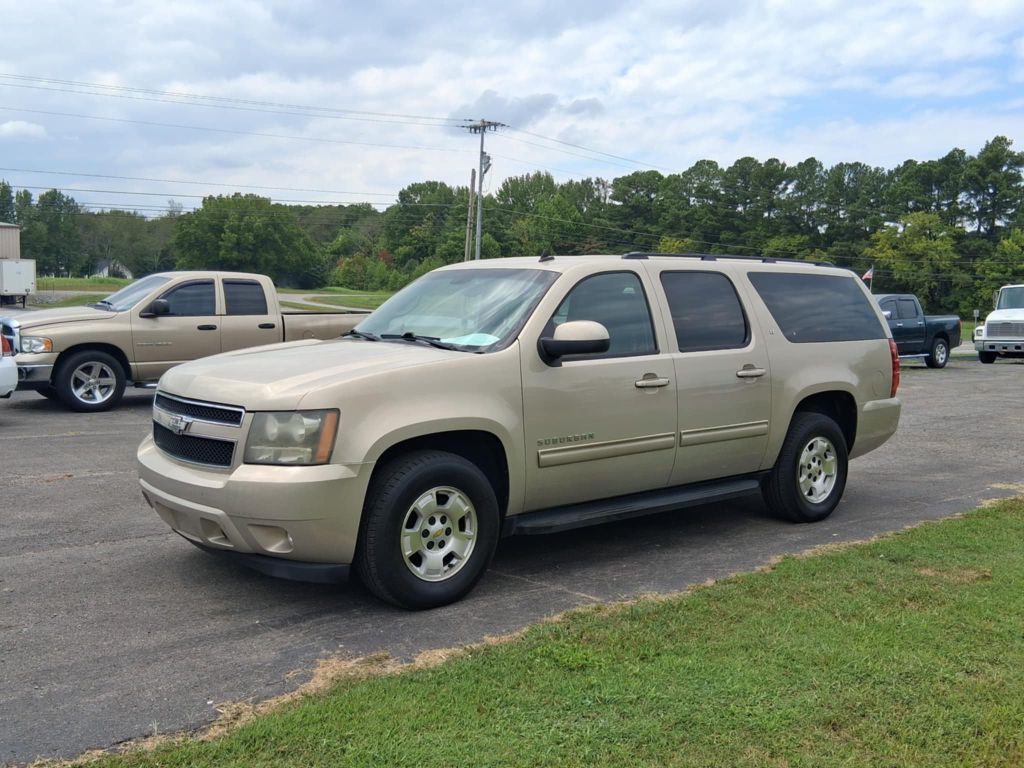 2010 Chevrolet Suburban Image 3