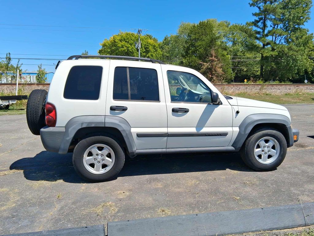 2006 Jeep Liberty Image 4