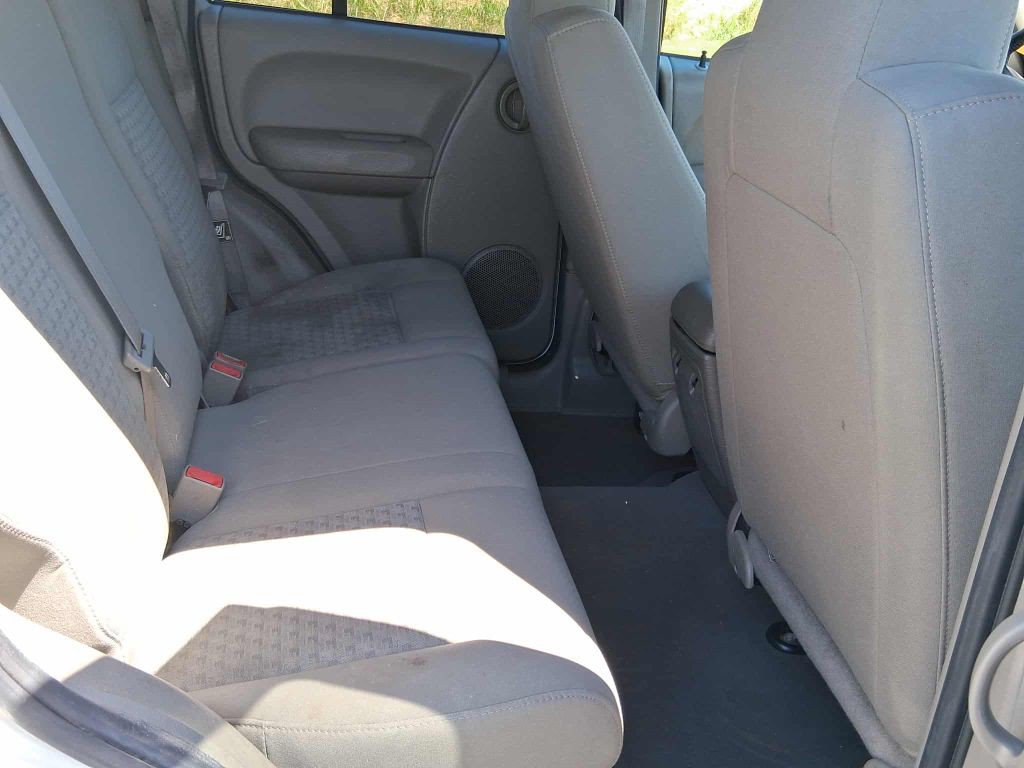 2006 Jeep Liberty Image 11