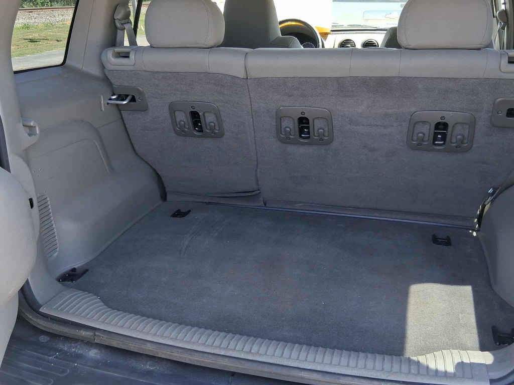 2006 Jeep Liberty Image 13