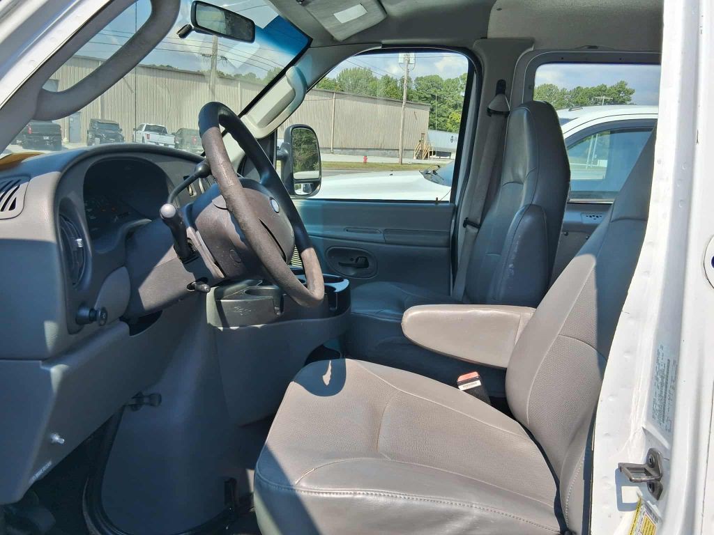 2007 Ford Econoline Image 5