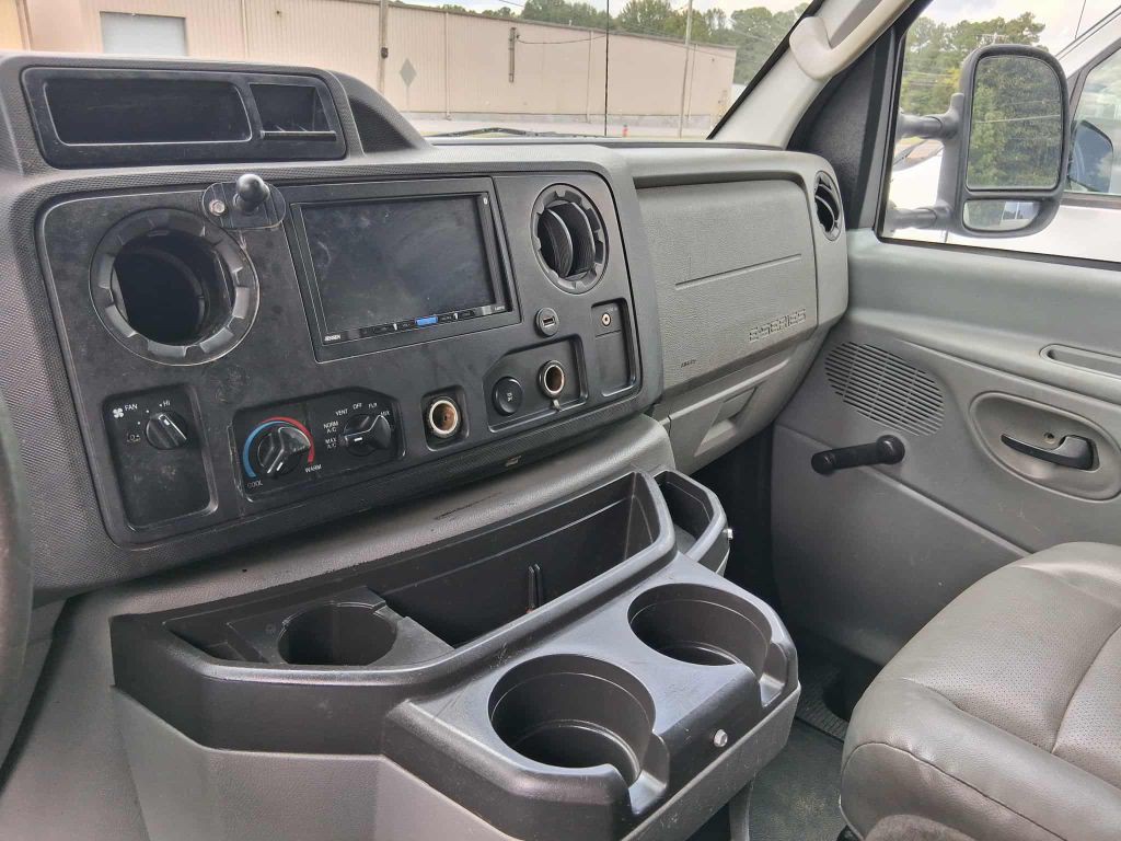 2012 Ford Econoline Image 8