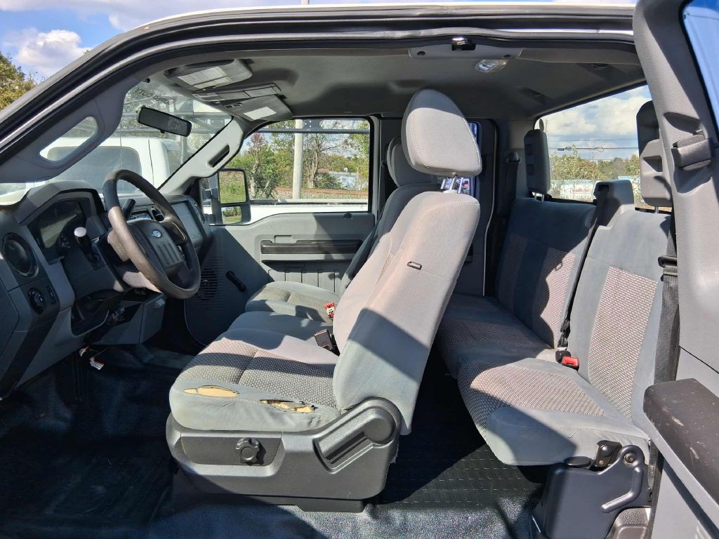 2012 Ford F-250 Image 9