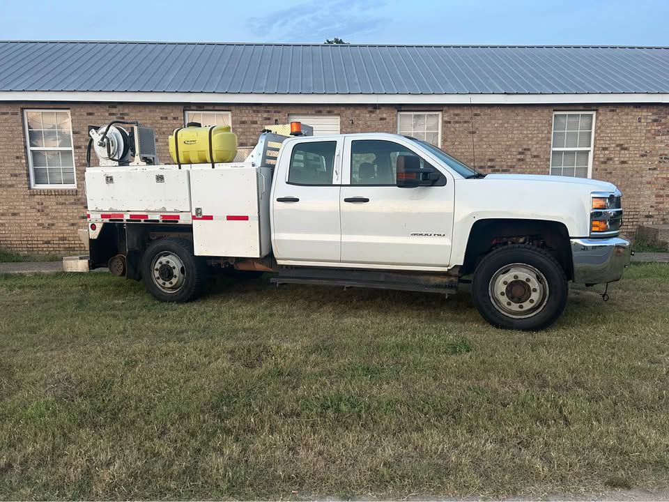 2017 Chevrolet Silverado 1500 Image 1