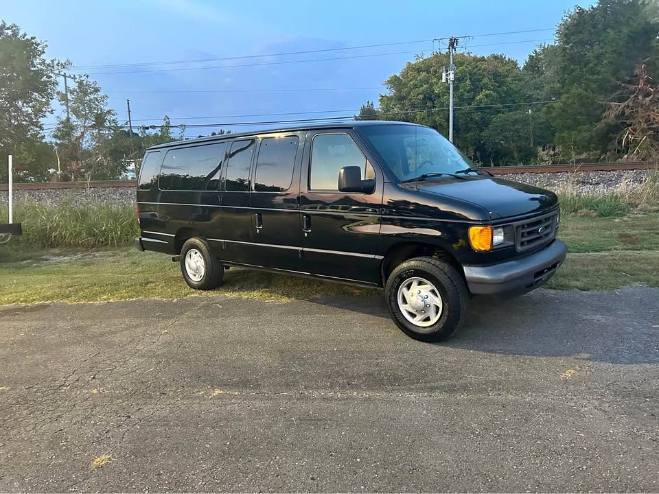 2007 Ford Econoline Image 3