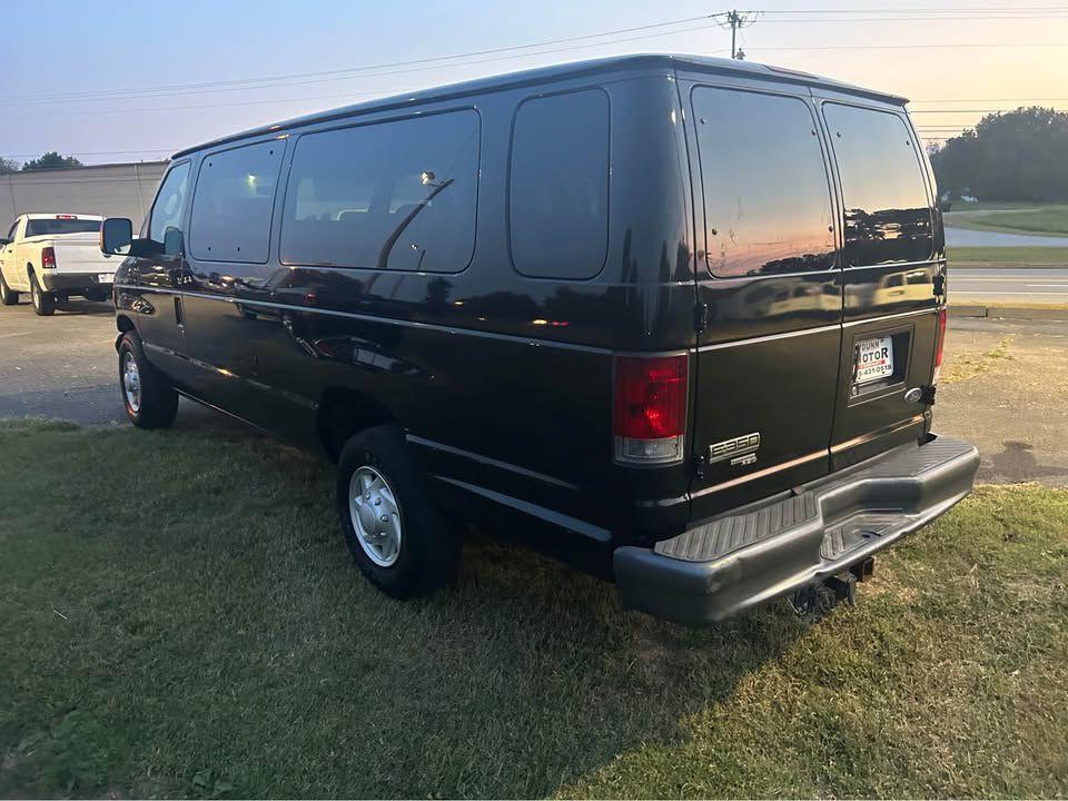 2007 Ford Econoline Image 4