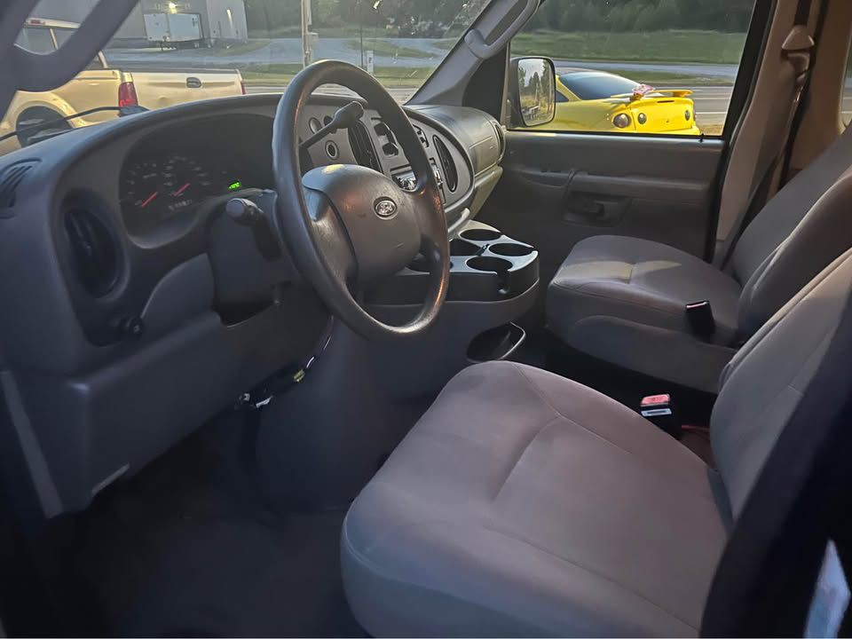 2007 Ford Econoline Image 5