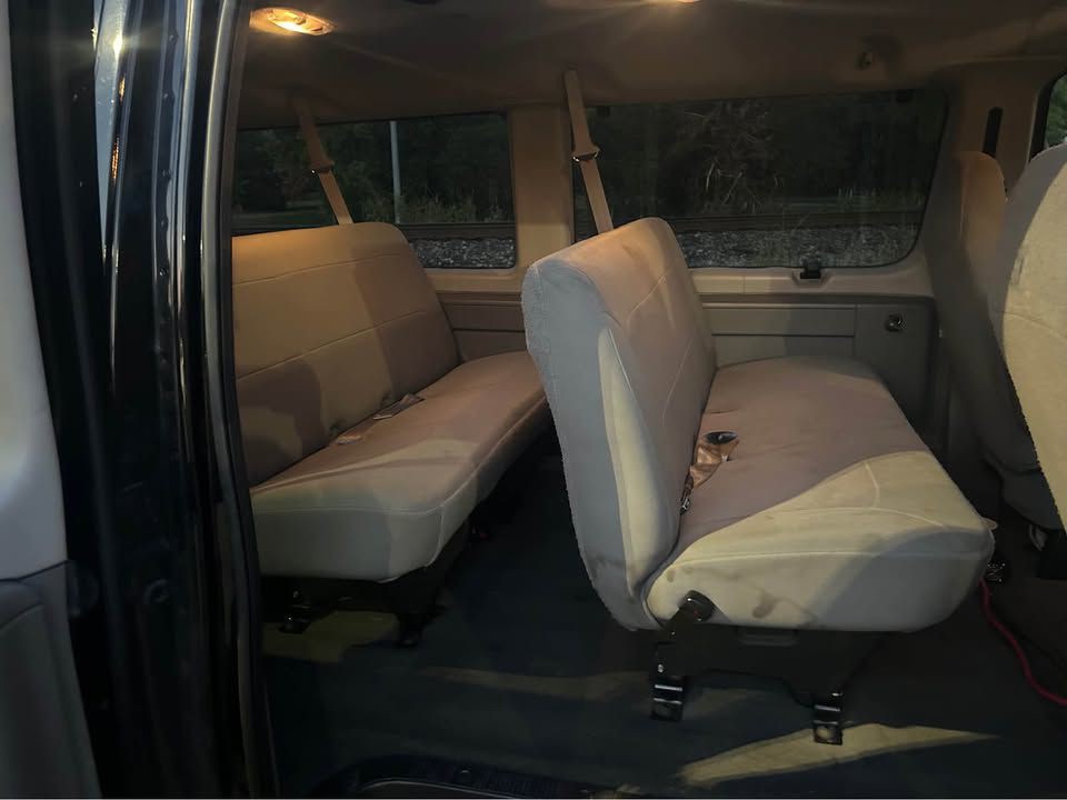2007 Ford Econoline Image 8