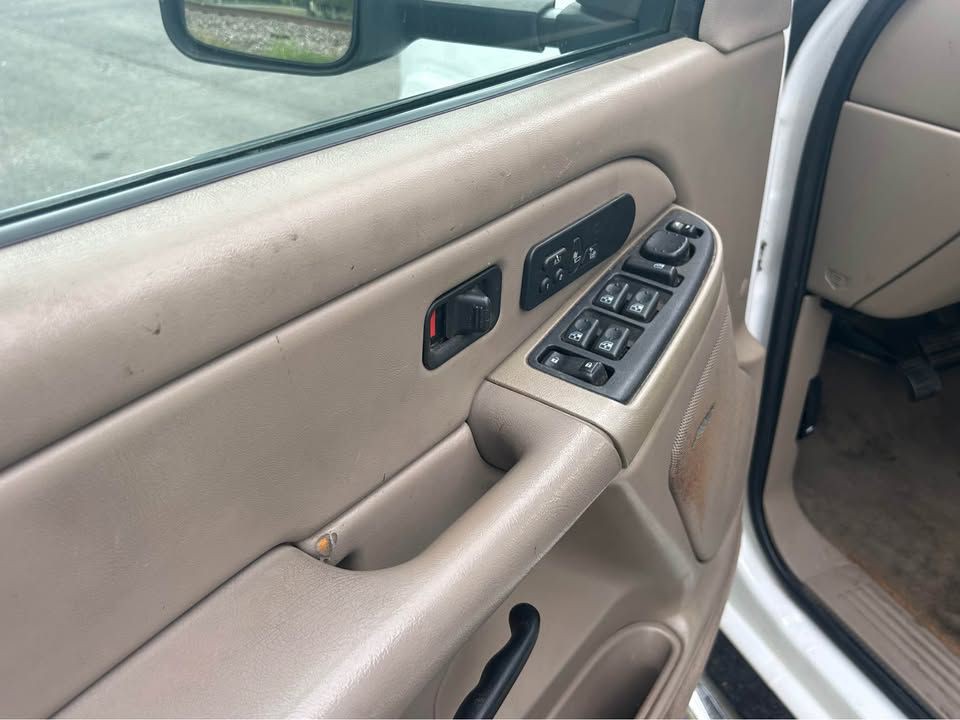 2005 Chevrolet Silverado 1500 Image 10