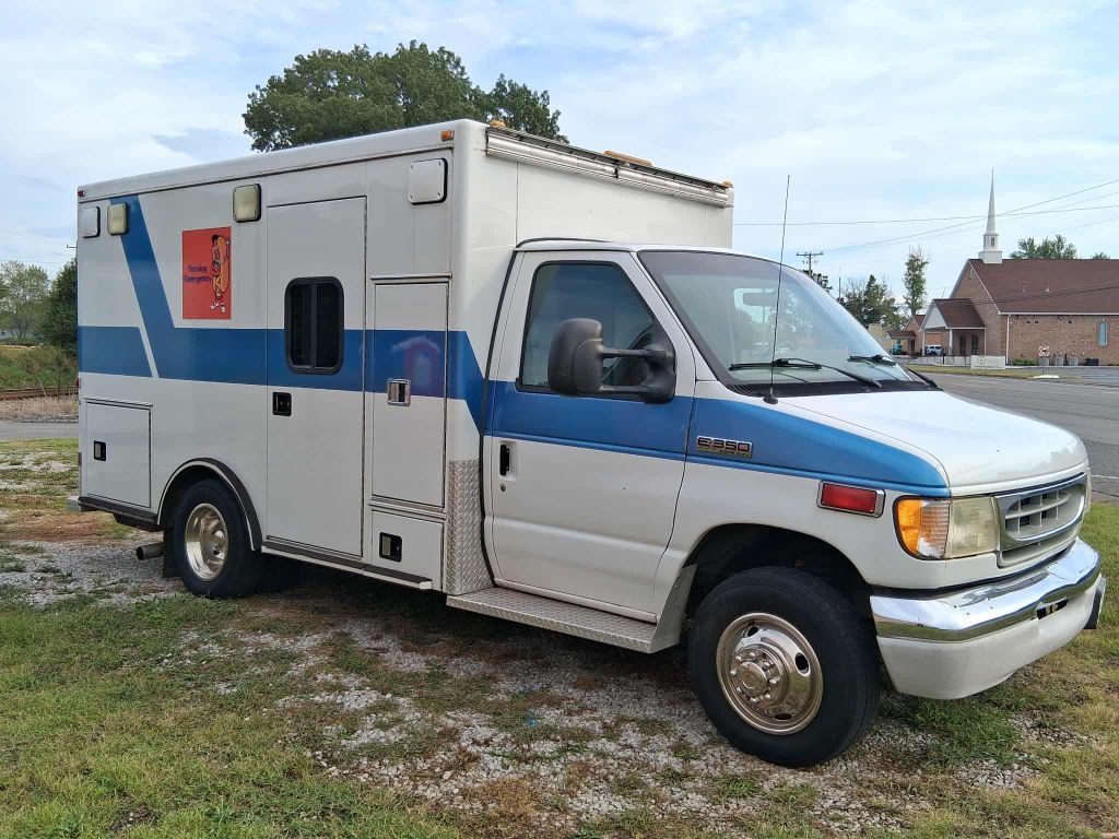 2006 Ford Econoline Image 1
