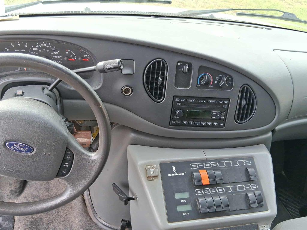 2006 Ford Econoline Image 7