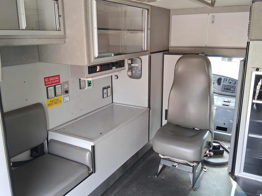 2006 Ford Econoline Image 10