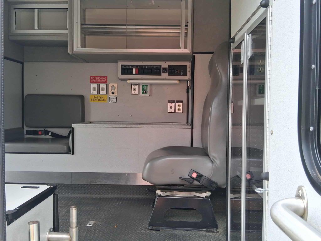 2006 Ford Econoline Image 11