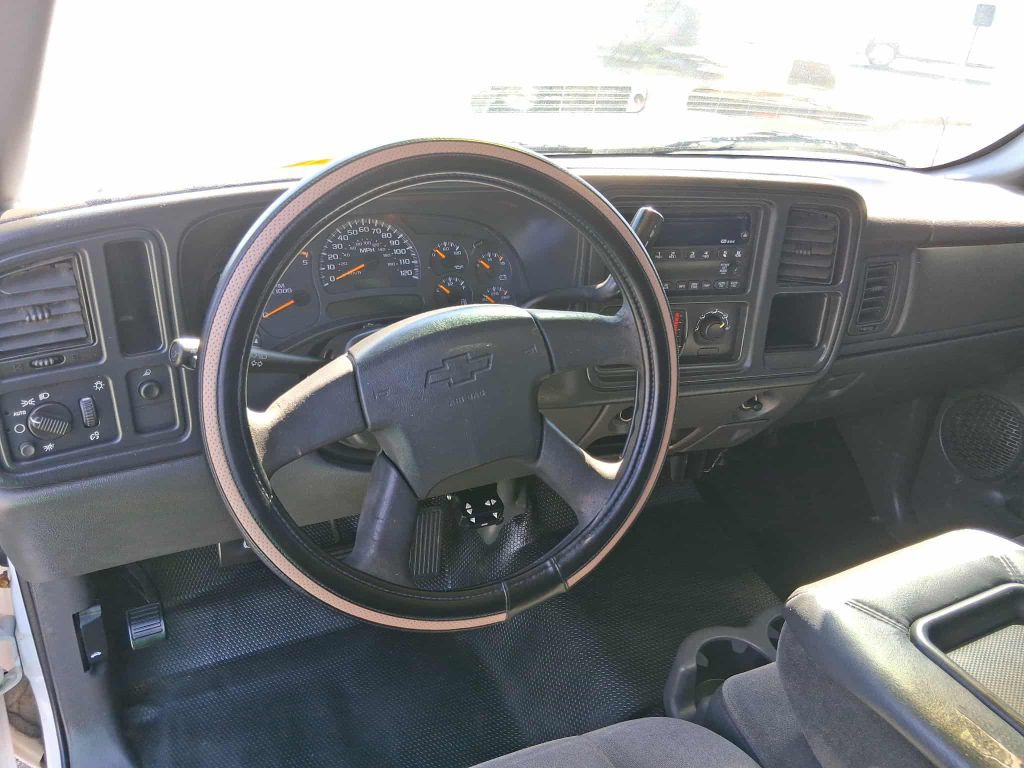 2003 Chevrolet Silverado 1500 Image 6