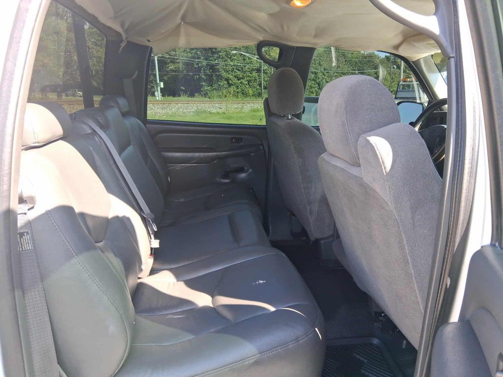 2003 Chevrolet Silverado 1500 Image 10