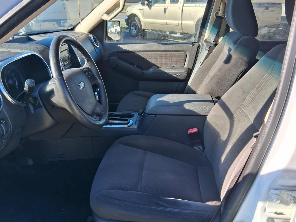 2010 Ford Explorer Image 6