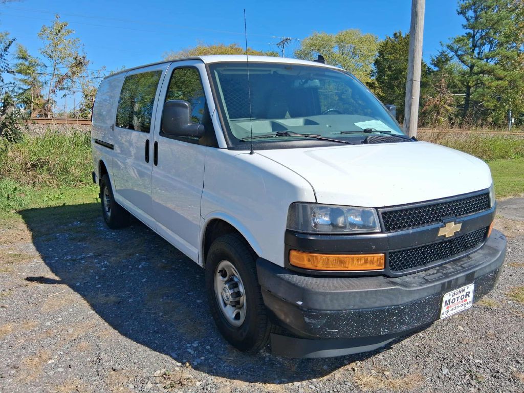 2019 Chevrolet Express Image 2