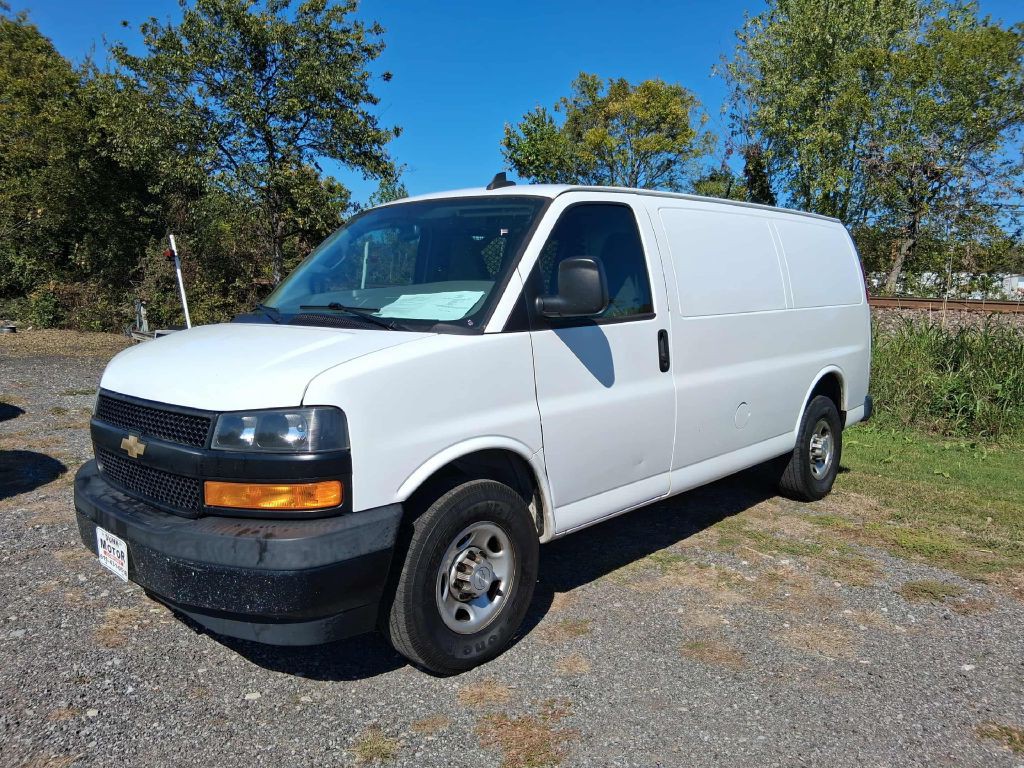 2019 Chevrolet Express Image 3