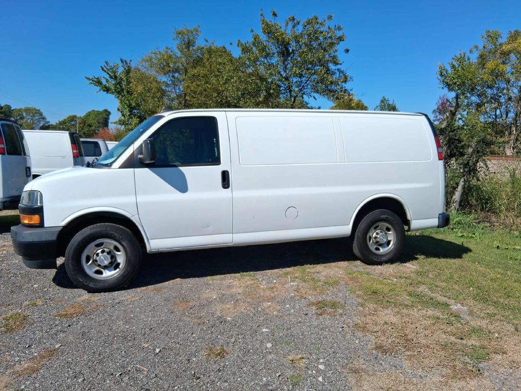 2019 Chevrolet Express Image 4