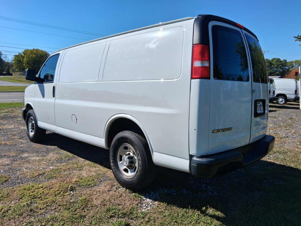 2019 Chevrolet Express Image 5