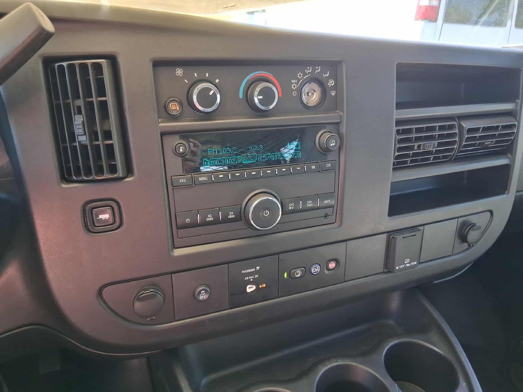 2019 Chevrolet Express Image 10