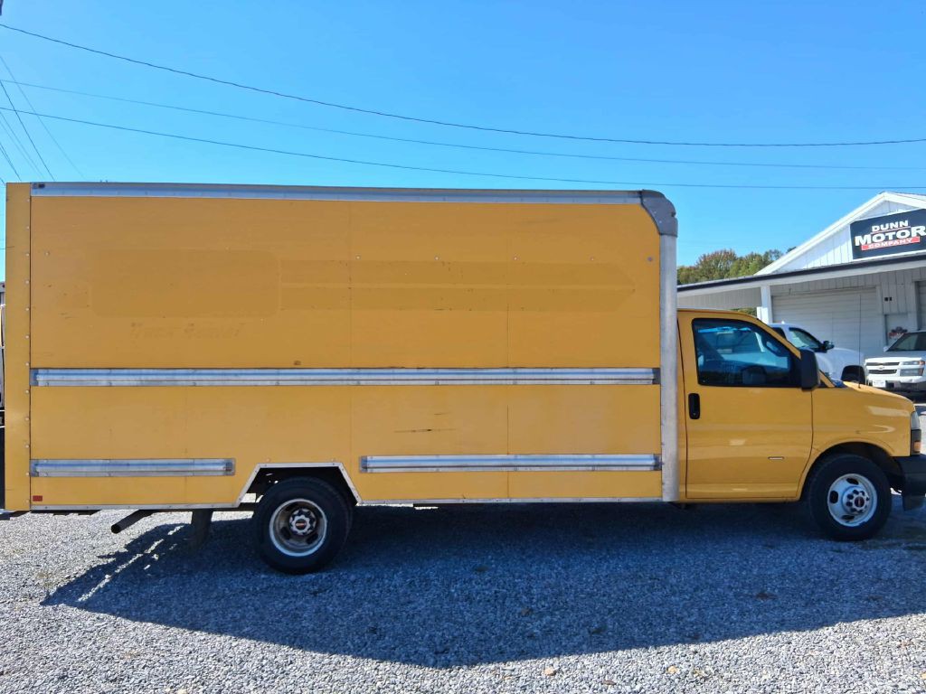 2018 GMC Savana Image 5