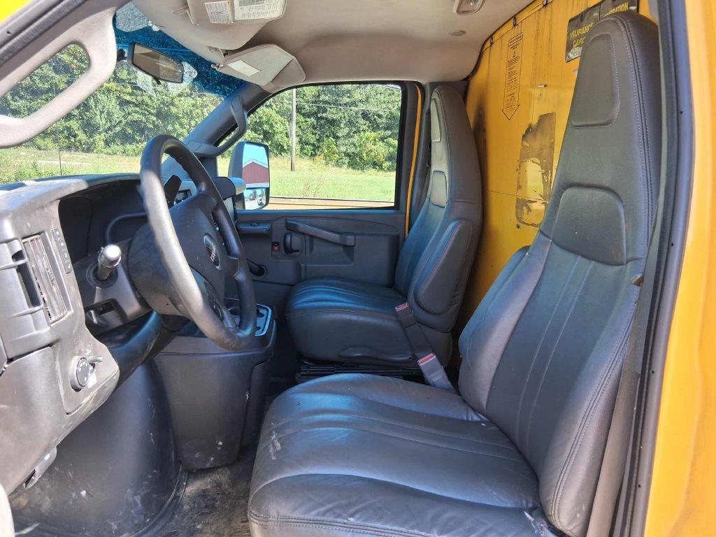 2018 GMC Savana Image 13