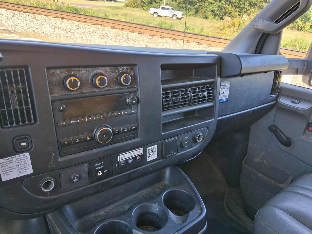 2018 GMC Savana Image 16