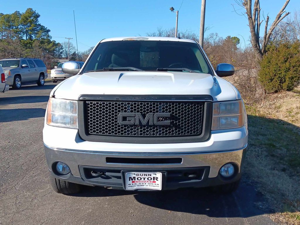2013 GMC Sierra Image 2