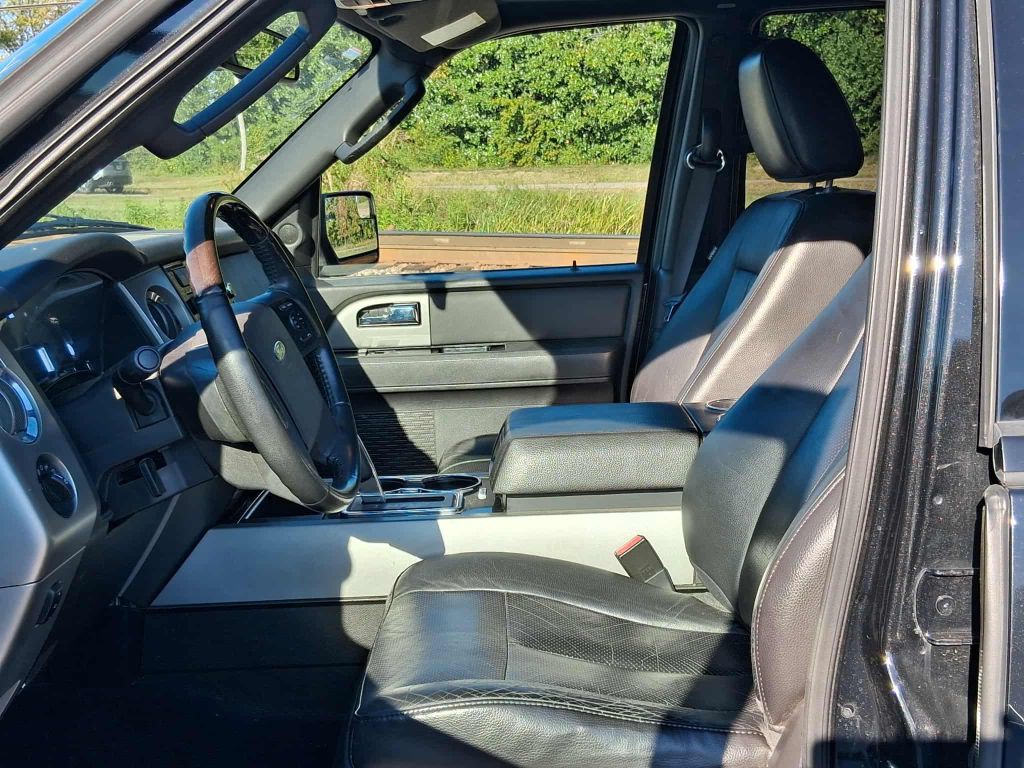 2012 Ford Expedition Image 9