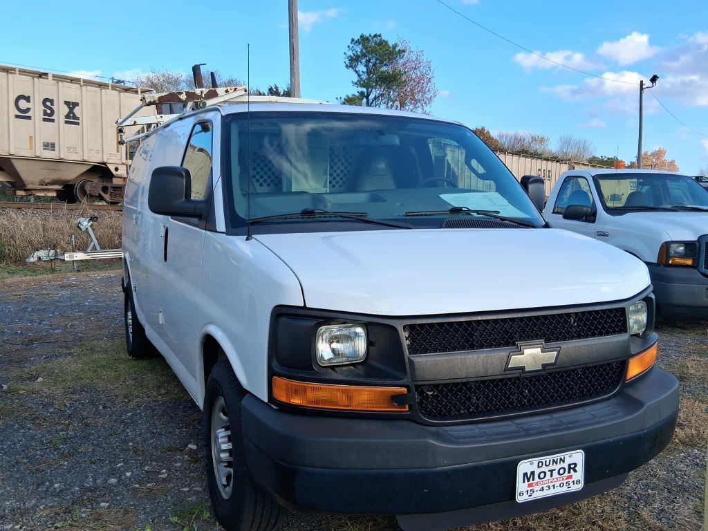 2016 Chevrolet Express Image 3
