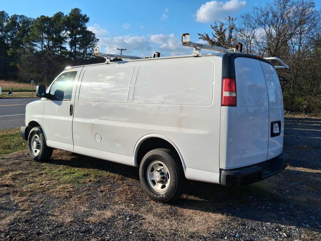 2016 Chevrolet Express Image 4