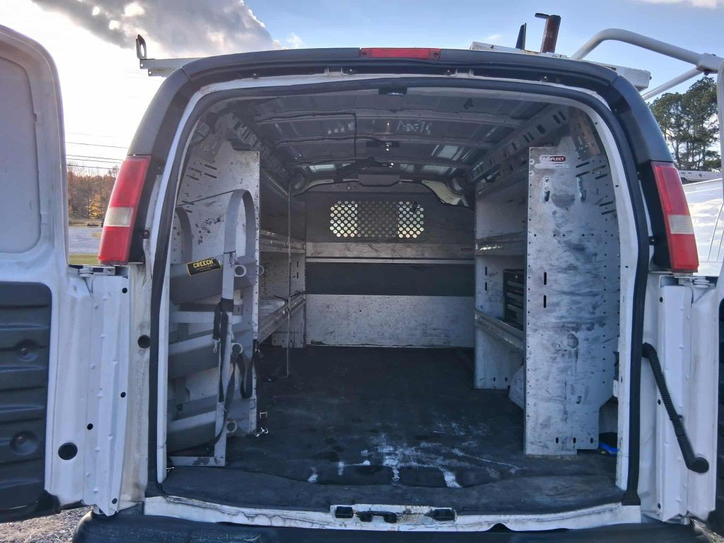 2016 Chevrolet Express Image 8