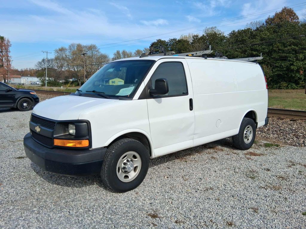 2017 Chevrolet Express Image 1