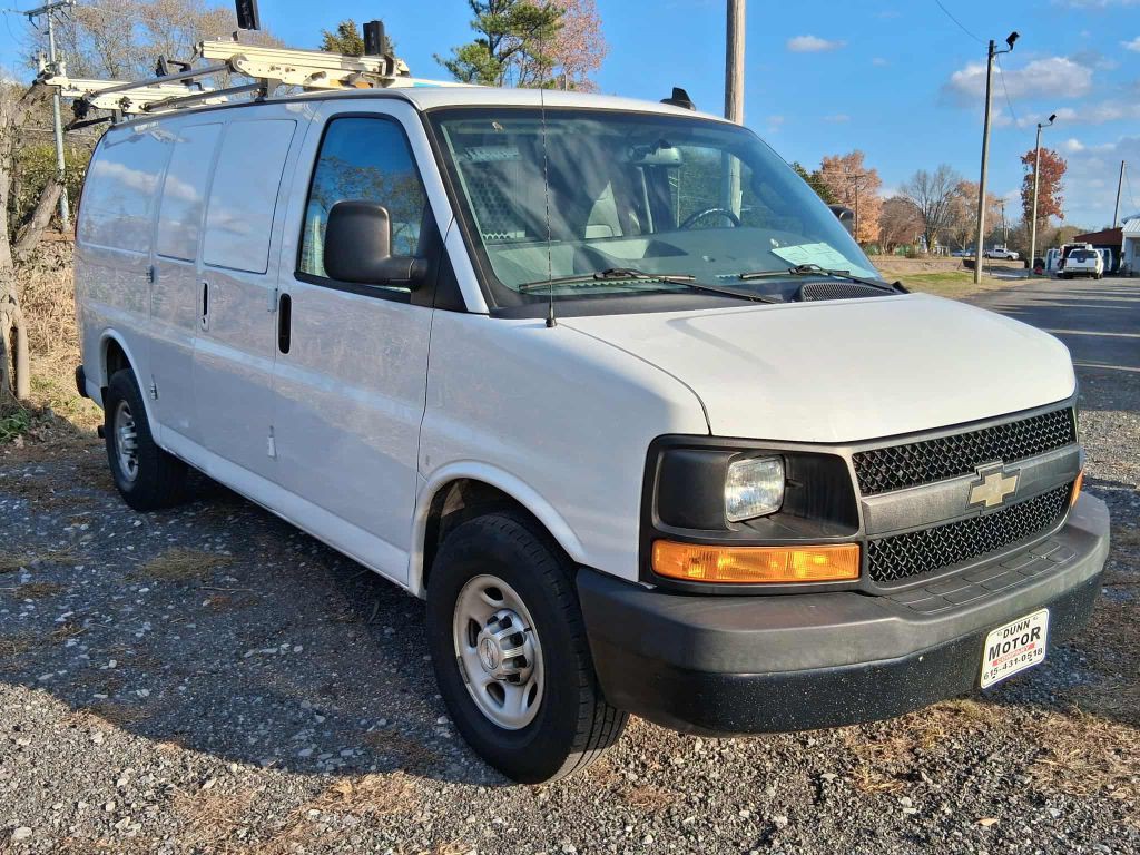 2017 Chevrolet Express Image 2