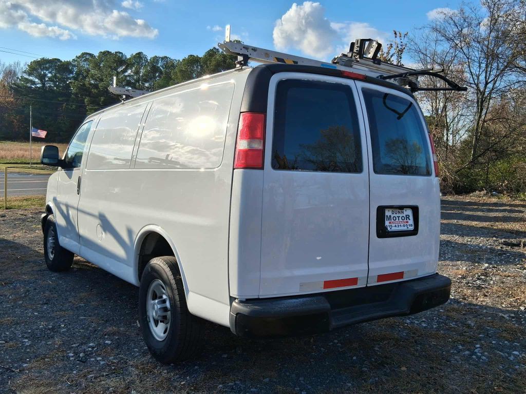 2017 Chevrolet Express Image 6
