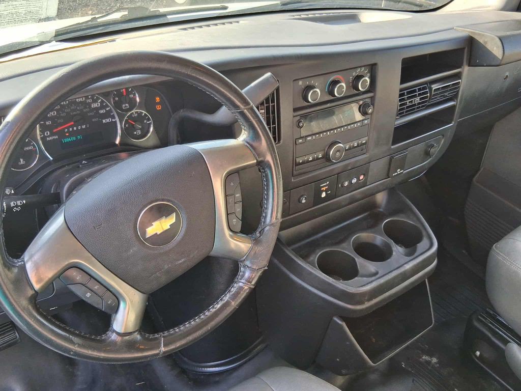 2017 Chevrolet Express Image 8