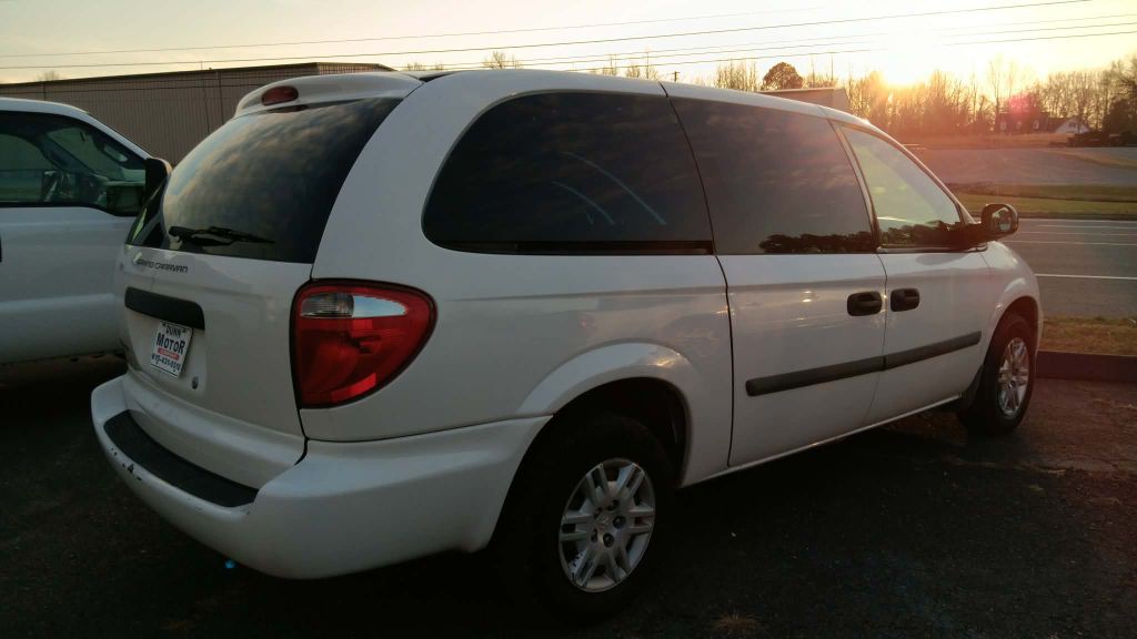 2007 Dodge Grand Caravan Image 2