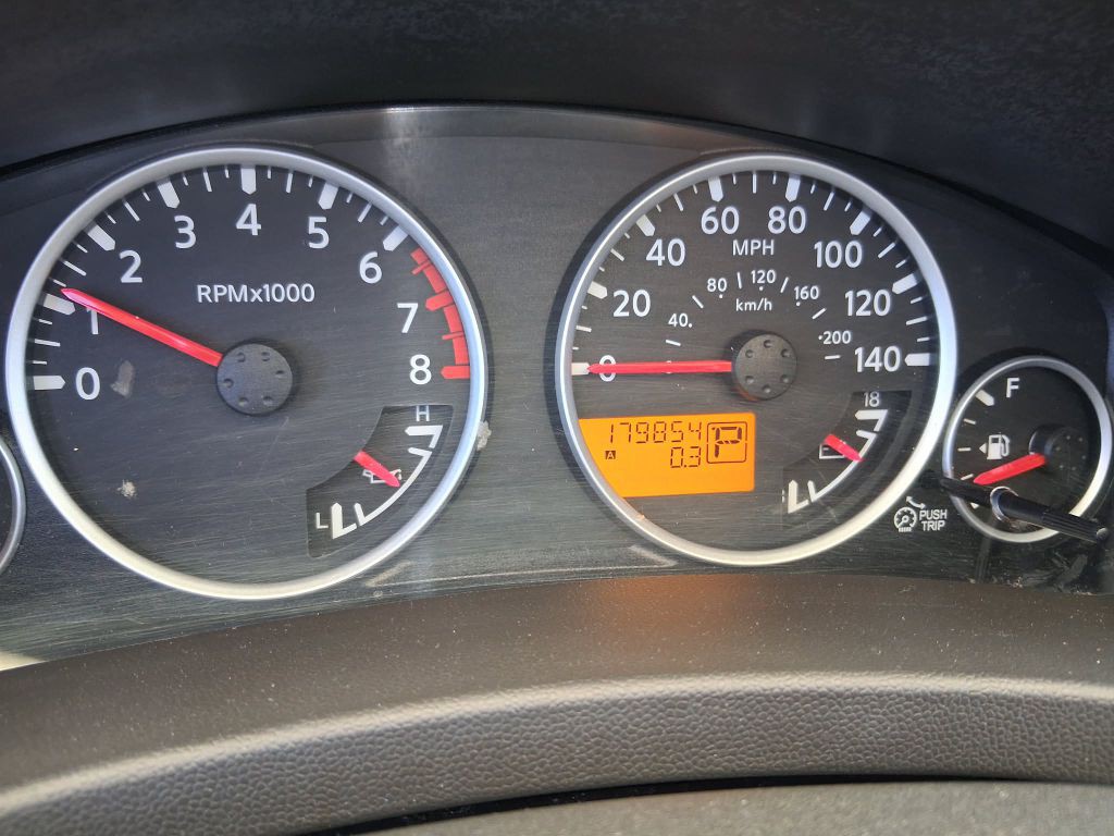 2012 Nissan Pathfinder Image 9