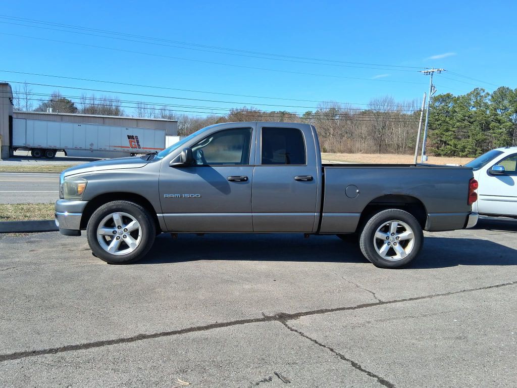 2007 Dodge Ram 1500 Image 2
