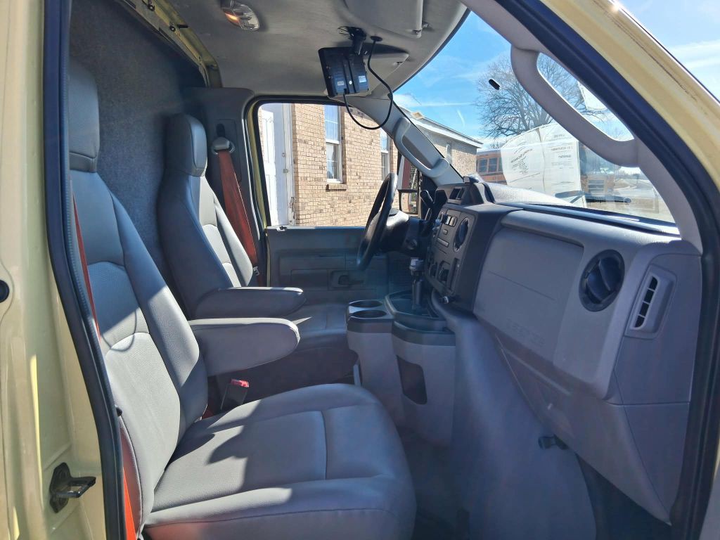 2019 Ford Econoline Image 11