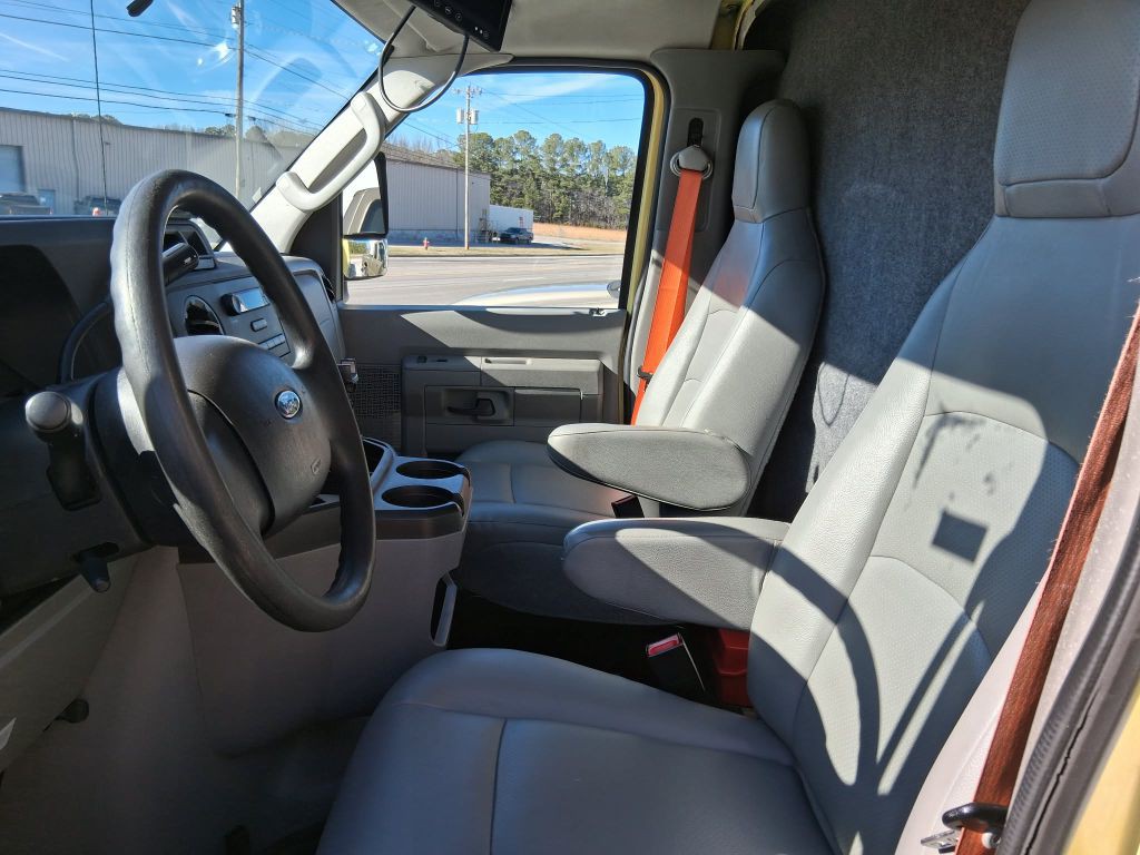 2019 Ford Econoline Image 9