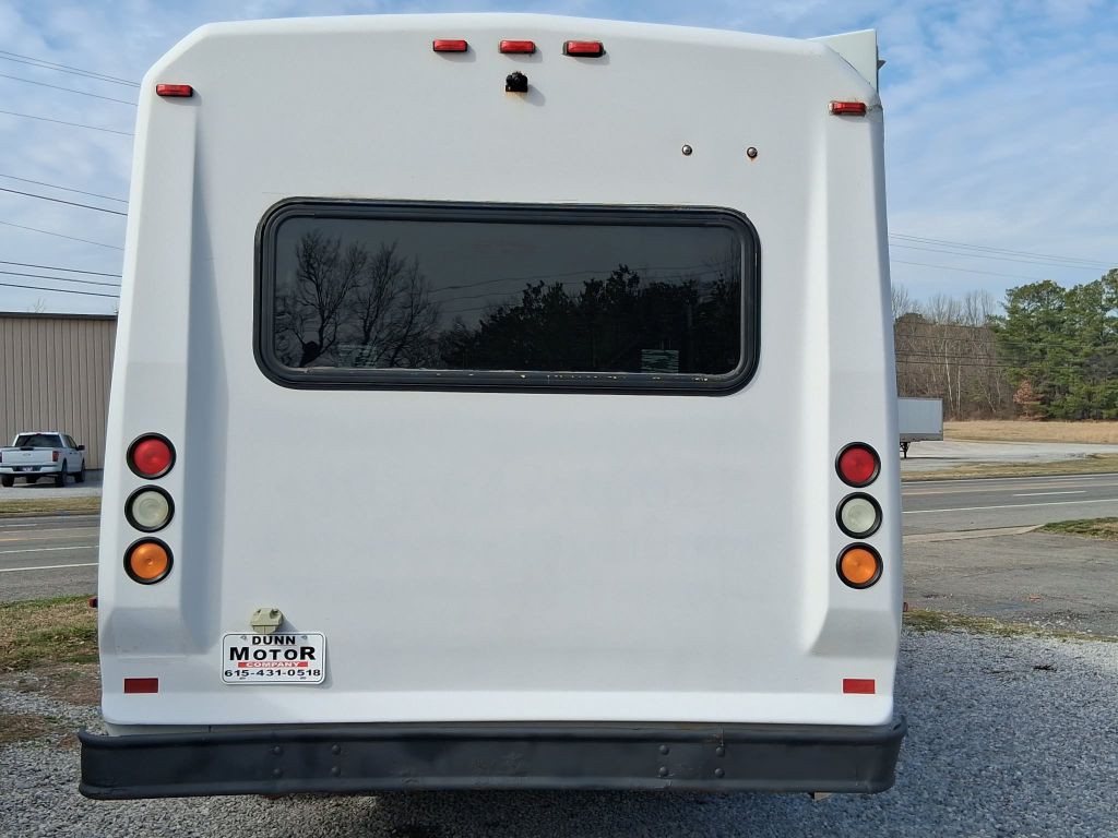 2010 Chevrolet Express Image 5