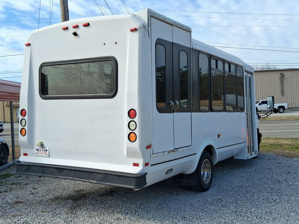 2010 Chevrolet Express Image 6
