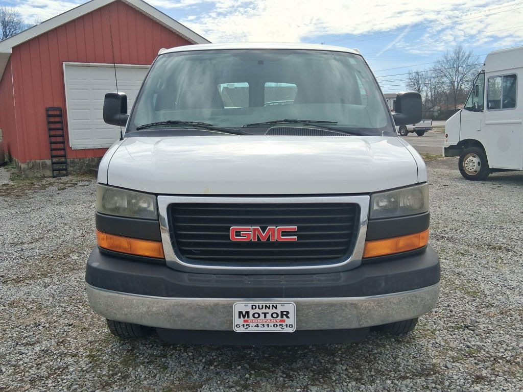 2014 GMC Savana Image 2
