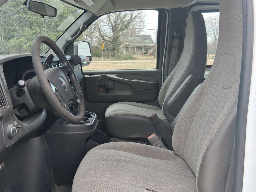 2014 GMC Savana Image 8