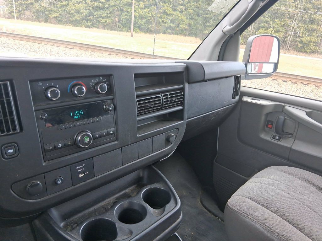 2014 GMC Savana Image 10